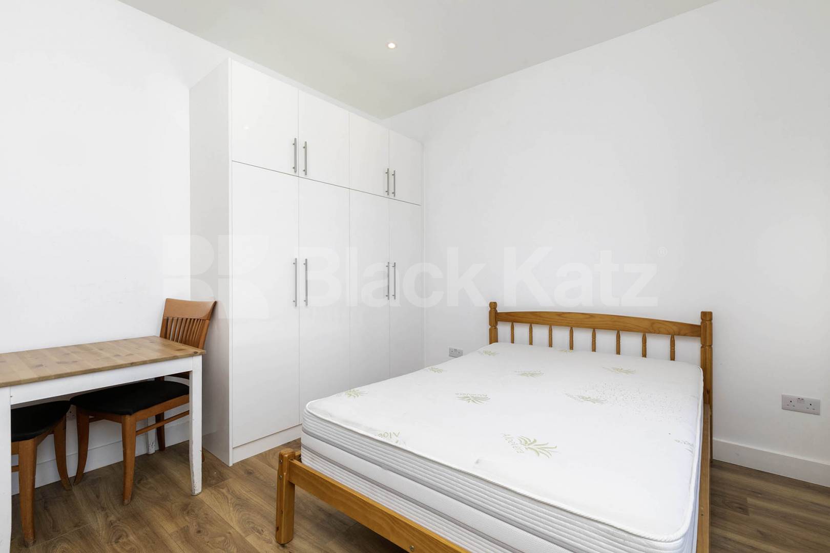 			Studio Apartment, 1 bath, 1 reception Apartment			 Ash Grove , Cricklewood (Inclusive of Council tax, Gas+ Water)